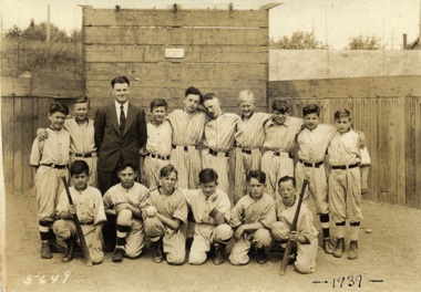 Tom Jones, Little League 1937